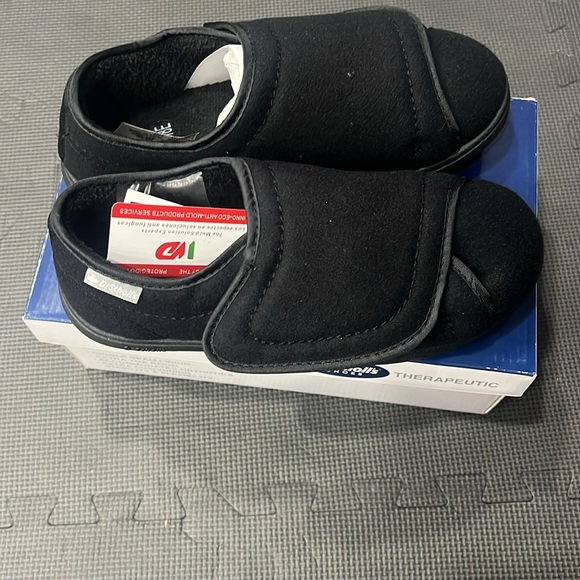 Dr. Scholls Women's FLANNERY Therapeutic Slipper Shoe Size 7/8E - Picture 2 of 5